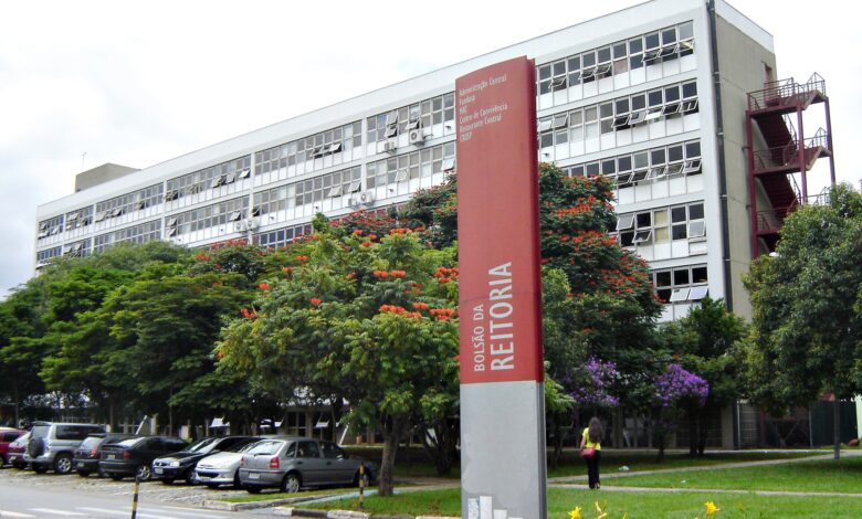 Participe dos cursos gratuitos da USP em Antropologia, Museu de Zoologia e História em Quadrinhos em 2025. Inscrições abertas!