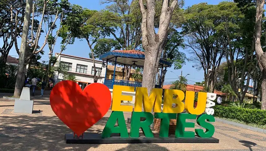 Prefeitura de Embu das Artes anuncia Processo Seletivo 2025 com 171 vagas para Auxiliar Educacional e Professores. Inscreva-se até 14/04!