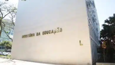 Descubra as novas ações do MEC para formação, remuneração e reconhecimento dos profissionais da educação! Confira detalhes!