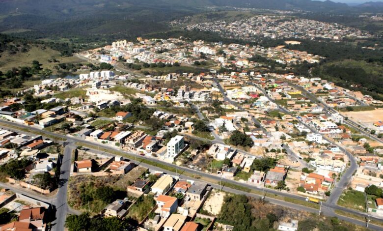 Sarzedo, MG, abre 39 vagas para Diretores e Vice-Diretores com salários de até R$ 6.119,90. Inscreva-se até 29 de maio!