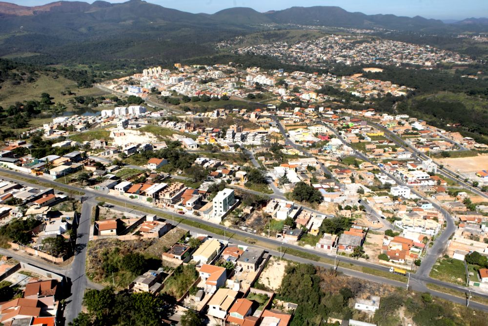 Sarzedo, MG, abre 39 vagas para Diretores e Vice-Diretores com salários de até R$ 6.119,90. Inscreva-se até 29 de maio!