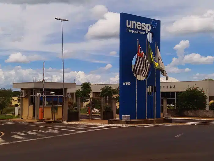 UNESP abre 1.050 vagas para cursos de mestrado e doutorado gratuitos em todo o estado. Inscreva-se e avance na carreira acadêmica em 2025!