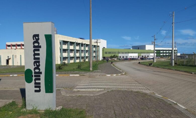 UNIPAMPA oferece 700 vagas em curso gratuito e híbrido para gestores escolares com foco em educação inclusiva. Inscreva-se até 30/06!
