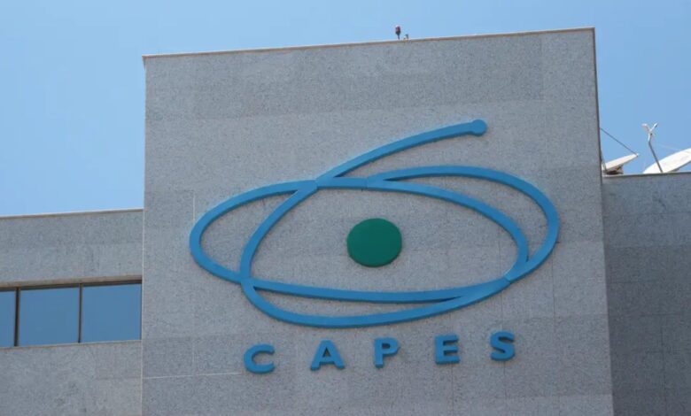 MEC e CAPES vão premiar 100 mil professores com Bolsa de R$ 3 mil; Destinado a Professores da Educação Básica! Confira detalhes!