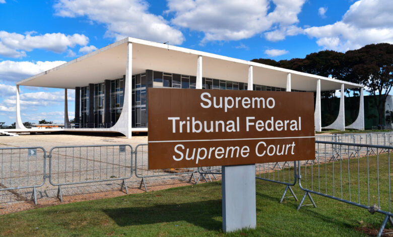 A corrida pela vaga de Barroso no STF está a todo vapor! Entenda os critérios e quem são os favoritos de Lula para a mais alta corte do país.