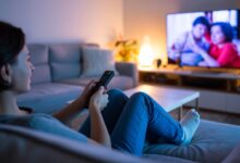 5 filmes reais de superação escolar: de idoso na primária a Nobel da educação. Inspire-se com O Aluno, Malala e mais!