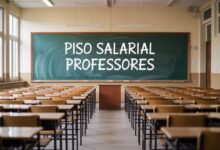 Piso Salarial dos Professores 2026 Governo confirma aumento de 5,4%. Novo salário base dos professores vai a R$ 5.130,62. Confira!
