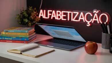 Pós-graduação gratuita e EAD para graduados em Letras ou Pedagogia no IFRN. São 150 vagas distribuídas em 5 polos. Confira o edital e faça sua inscrição.