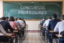 2 editais de educação abertos ao mesmo tempo concurso efetivo em SC e PSS gratuito em Maceió. Mais de 11 mil vagas.