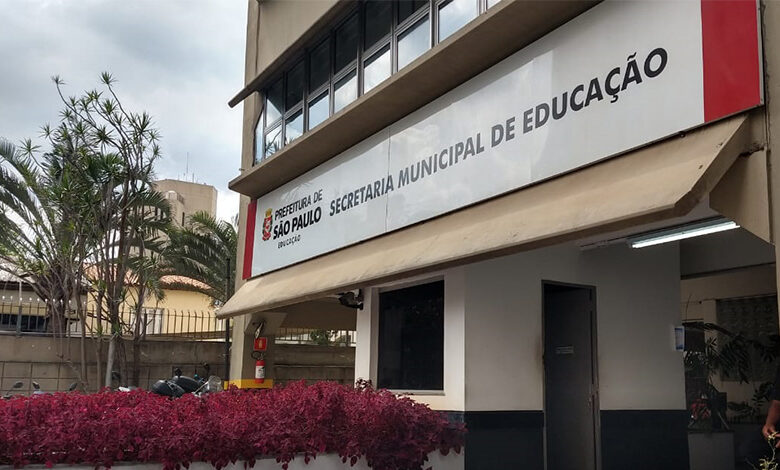 SME pode incluir avaliação psicológica nos concursos para professor. Entenda o que o PL 354/2026 propõe e quais são os riscos da medida.