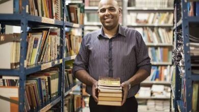 A história inspiradora da Escola Municipal Darcy Ribeiro: como um diretor conseguiu aumentar IDEB e reconhecimento internacional através de projetos educacionais inovadores.