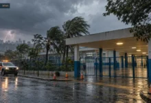 Governo de SP recomenda avaliar suspensão de aulas em áreas com risco de temporal. Saiba o que muda e como acompanhar os avisos.